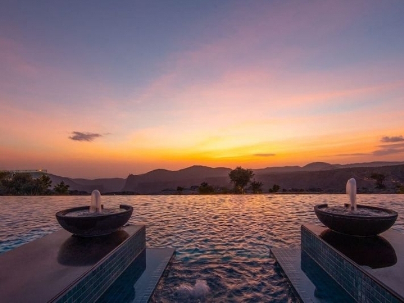 The Al Hajar Mountains set the scene at your own private plunge pool suite at Anantara Al Jabal Al Akhdar Resort © Anantara Al Jabal Al Akhdar Resort