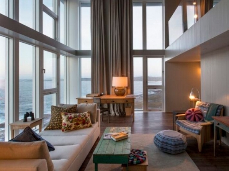 The Flat Earth suite has a wood stove and a snug bedroom with a king-sized bed / ©Fogo Island Inn